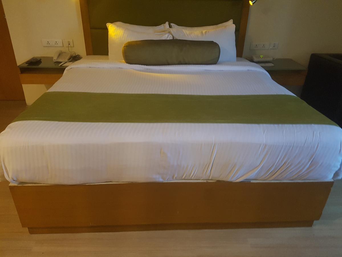 Peerless Hotel Hyderabad Exterior foto