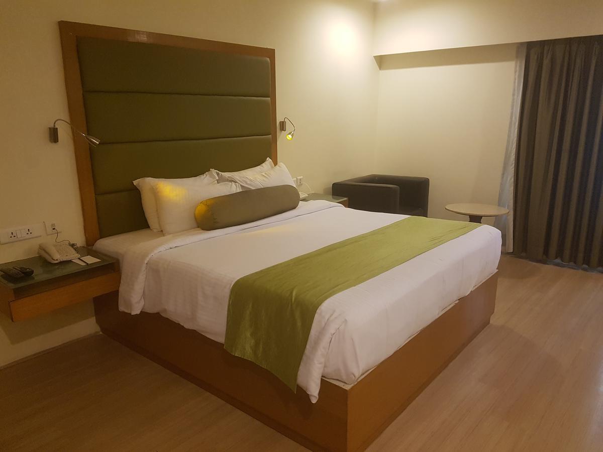 Peerless Hotel Hyderabad Exterior foto