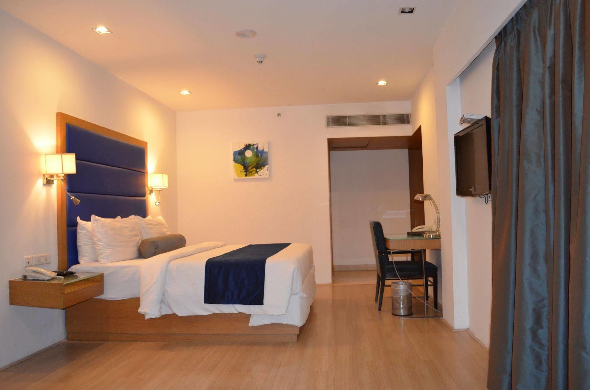 Peerless Hotel Hyderabad Exterior foto