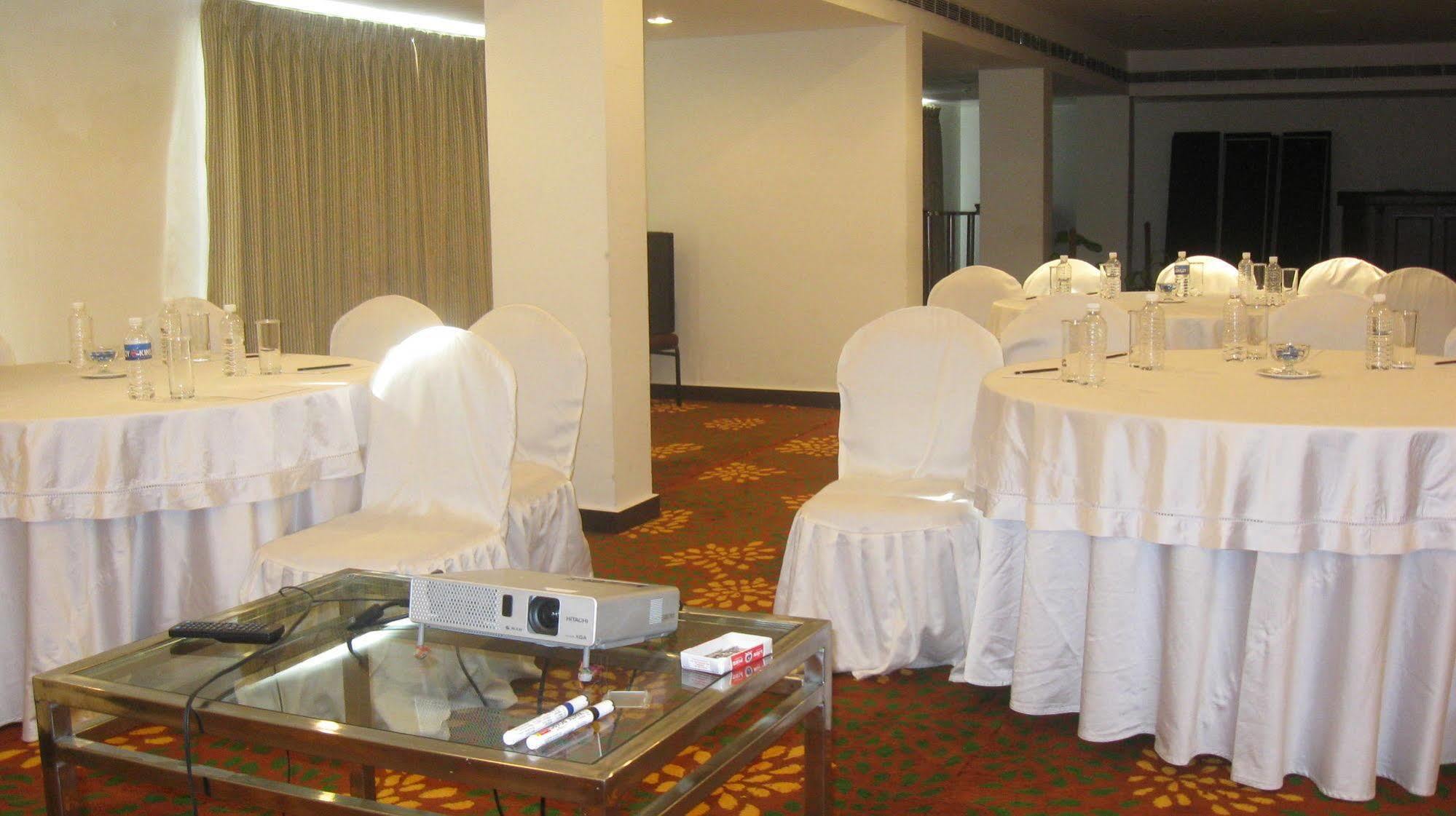Peerless Hotel Hyderabad Exterior foto
